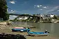 Le vieux pont suspendu du Bono : vue depuis le port du Bono.