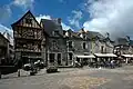Les maisons anciennes de la place du Bouffay.