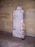 Dans l'église Saint-Louis des Invalides.