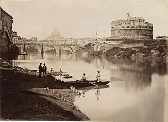 Photographie du fleuve au XIXe&nbsp;siècle devant le Château Saint-Ange.