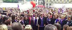 La conseillère fédérale Viola Amherd (veste blanche), la présidente de Conseil national Marina Carobbio Guscetti (à droite) et la vice-présidente du Conseil national Isabelle Moret.