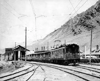 Train de marchandises avec locomotive E-100, Las Cuevas