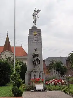 Monument aux morts.