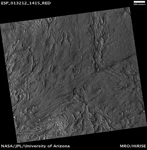 Région au terrain tourmenté près de Reull Vallis, 38,3° S et 96,9° E.