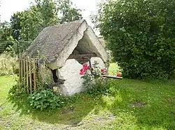 Puits en pierre.