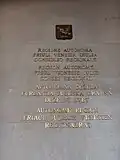 Les quatre langues de la région au siège du Conseil régional.