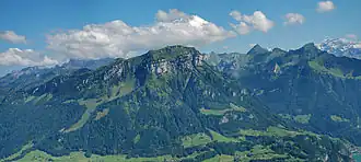 Vue du Fronalpstock au-dessus du lac des Quatre-Cantons.