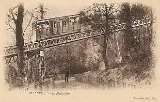 Chaque cabine pesait 8&nbsp;tonnes à vide et était munie de caisses en bois à quatre compartiments, dont deux fermés au centre et deux ouverts aux extrémités.