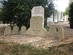 Tombe des fusillés du 20 juin 1944.
