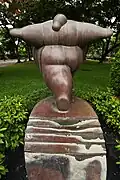 Statue de la "femme du futur"