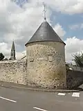 Tour ronde, peut-être un ancien (four à chanvre)