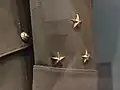Les 3 étoiles de division.