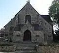Vue de face de la façade.