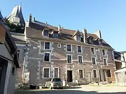 La cour Bourdon.