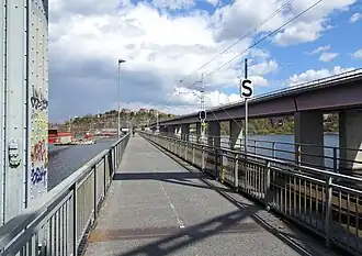 Gamla och nya bron, vue vers Lidingö, 2021.