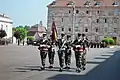 Garde à l'étendard du 511e&nbsp;régiment du train lors de la fête du Train en mars 2003