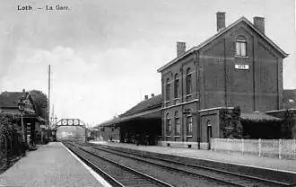 Voies, quais et bâtiment de la gare vers 1900.