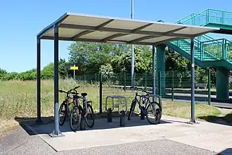 Abri vélos.