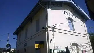 Bâtiment voyageurs.