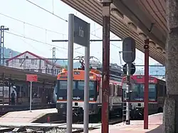 Vue d’une gare ferroviaire.