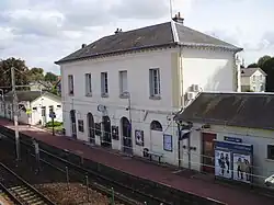 Le bâtiment voyageurs.
