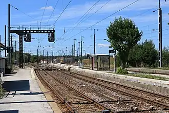 Vue des quais et voies, en direction de Dijon.