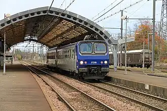 Z 7310 arrêtée en gare de Lannemezan (2010).