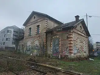 Le bâtiment voyageurs, côté quais en février 2021.