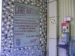 Plaque.