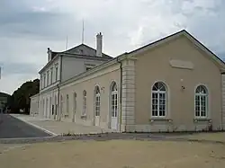 Le bâtiment voyageurs en 2011.