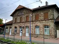 Bâtiment voyageurs, côté voies.