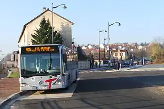 Mercedes Citaro sur la ligne 405 à la gare routière de Corbeil-Essonnes.
