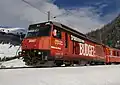 RhB Ge 4/4III 646 roulant à destination de Coire au-dessus de Bergün