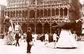 L'Aigle à deux têtes, Mademoiselle Victoire et Samson sur la Grand-place de Bruxelles à l’occasion de l'Exposition Universelle de 1935.