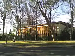 Ambassade à Canberra.