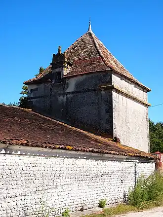 L'autre face du pigeonnier.