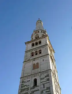 Image illustrative de l’article Torre Ghirlandina