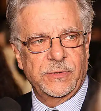 Giancarlo Giannini est l'interprète de René Mathis dans Casino Royale et Quantum of Solace.