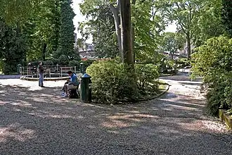 Le jardin et le Pont de la Constitution