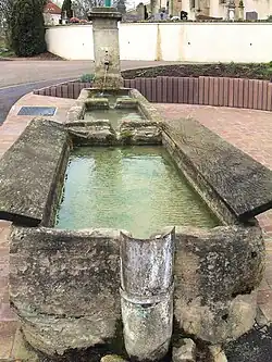 Puits à eau.