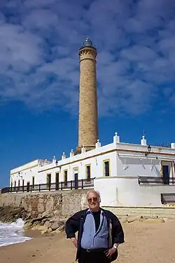Description de l'image Gil Parrondo in Chipiona, Spain.jpg.