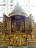 Le tabernacle, portes ouvertes.