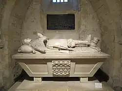 Gisant de Charles d'Artois dans la crypte de la collégiale de Eu.