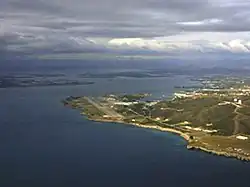 Vue aérienne de la baie.