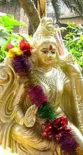 La déesse hindoue Sarasvati dans l'abhaya mudrâ.