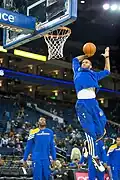Échauffement avant un match de basketball (Saison NBA 2012-2013).