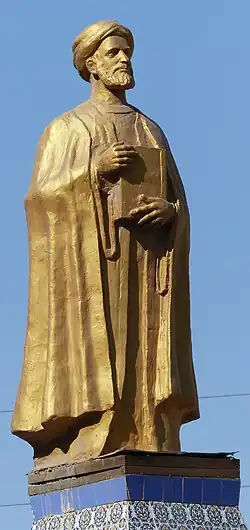 Statue dorée.