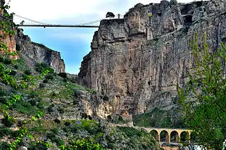 Vue sur les gorges du Rhummel et les trois ponts.