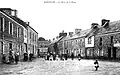 Goudelin ː le haut de la Place vers 1910 (carte postale).