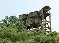 La carcasse du four abandonné.